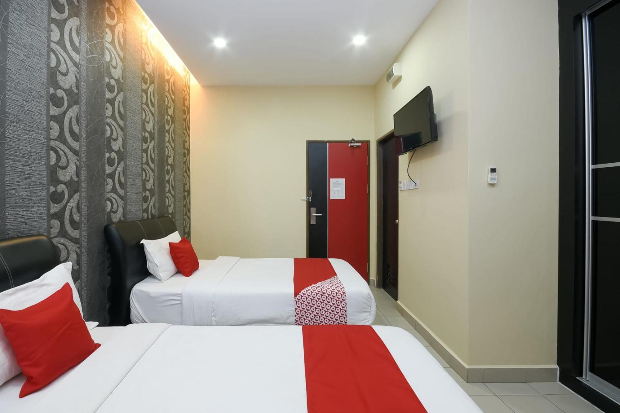 Oyo 89301 Ys Inn Miri Εξωτερικό φωτογραφία
