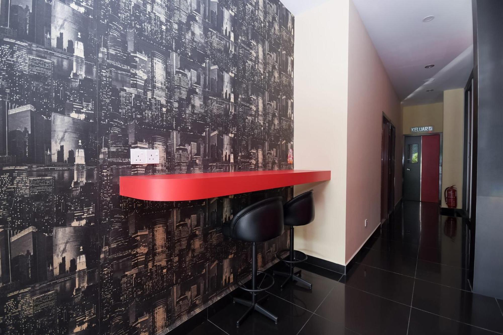 Oyo 89301 Ys Inn Miri Εξωτερικό φωτογραφία